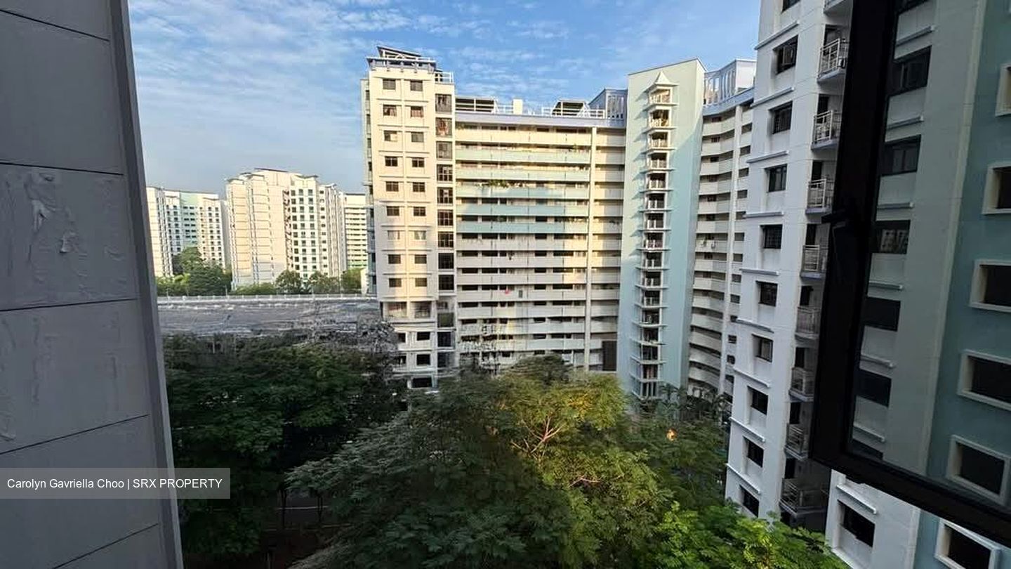 Blk 202A Compassvale South Gate (Sengkang), HDB Executive #530111261